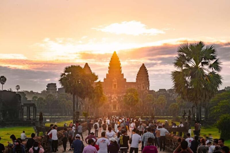 Angkor Wat Guided Joint-in Tour - Transport & Group Size
