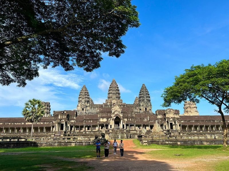 Angkor Wat Small Tour With Private Transportation - What the private ride adds