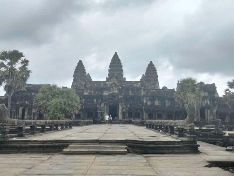 Angkor Wat & Small Tour with Sunrise or Sunset Private Guide - Exploring the Wonders of Angkor: A Detailed Review of the Private Small Group Tour