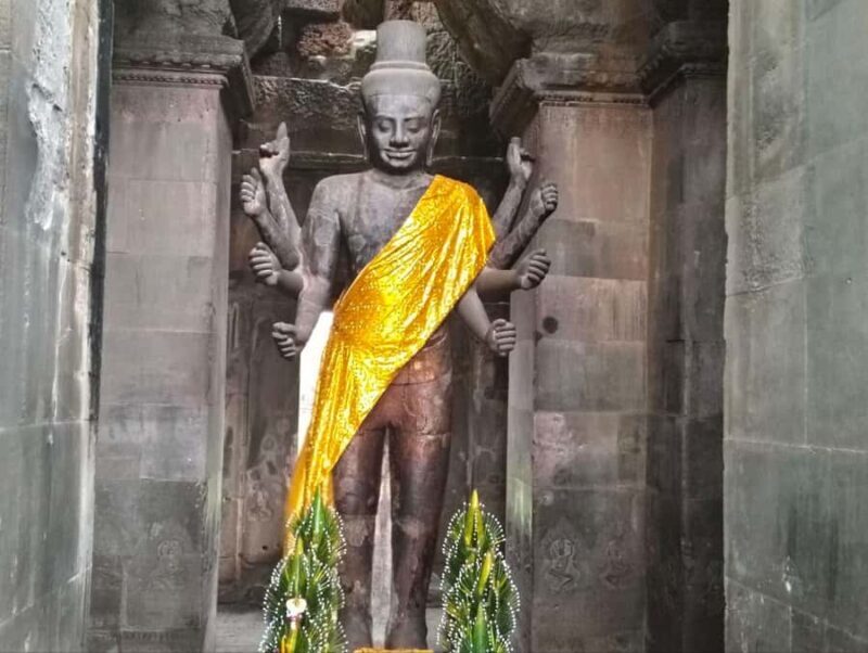 Angkor Wat & Small Tour with Sunrise or Sunset Private Guide - Sunrise or Sunset: The Magic Hour