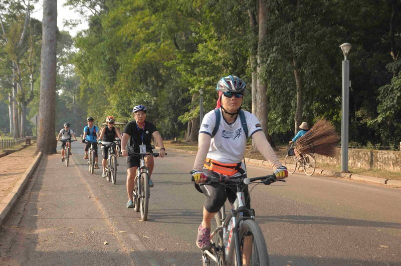 Angkor Wat Sunrise & Ancient Temples Small Group Bike Tour - What to know before you book