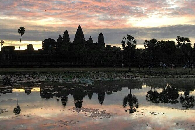 Angkor Wat Sunrise & Highlight The Most Iconic Temple - Uncovering the Magic of Angkor Wat Sunrise & Highlights Tour