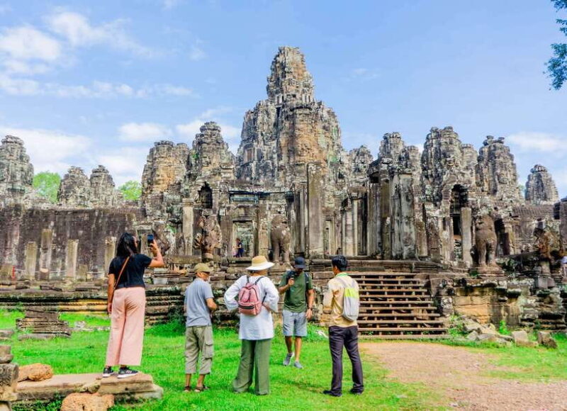 Angkor Wat: Sunrise Jeep Tour with Breakfast and Lunch - FAQ