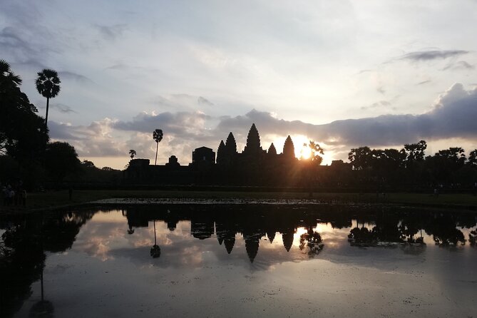 Angkor Wat Sunrise Small Group Tour - Pricing and Reservation