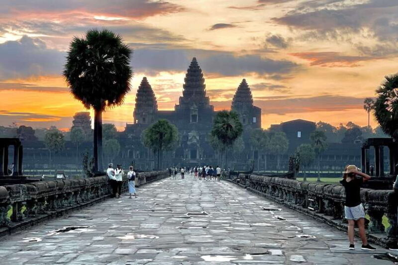 Angkor Wat Sunrise Tour in Siem Reap Small-Group - Practical Tips for Travelers