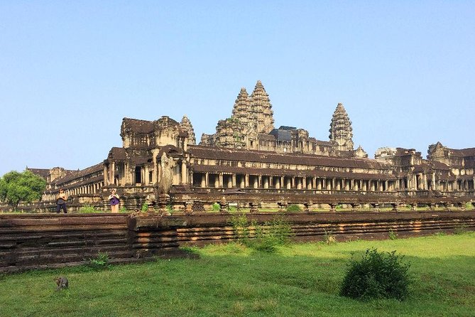 Angkor Wat Sunrise With Bayon & Ta Phrom - Highlights of Bayon Temple