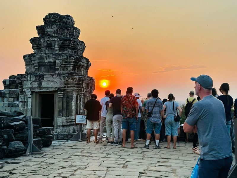 Angkor Wat Sunset Tour - Angkor Wat by day, Phnom Bakheng near sunset