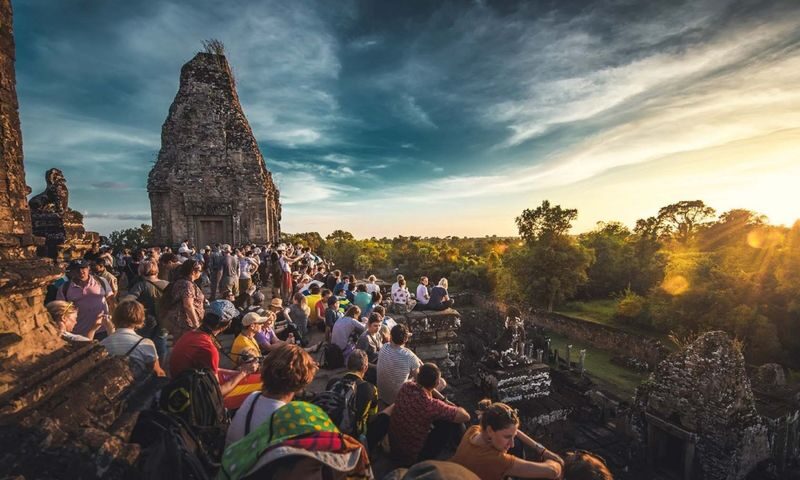 Angkor Wat Sunset Tour - Bayon: faces on every side