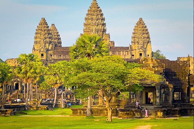 Angkor Wat Temple Sunset Shared Tour By Luxury Minivan - Good To Know