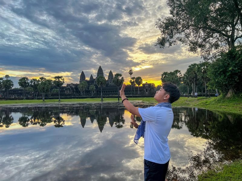 Angkor Wat Temples and Countryside Tour with Sunrise or Sunset - Sunrise at Angkor Wat, before the day gets hot