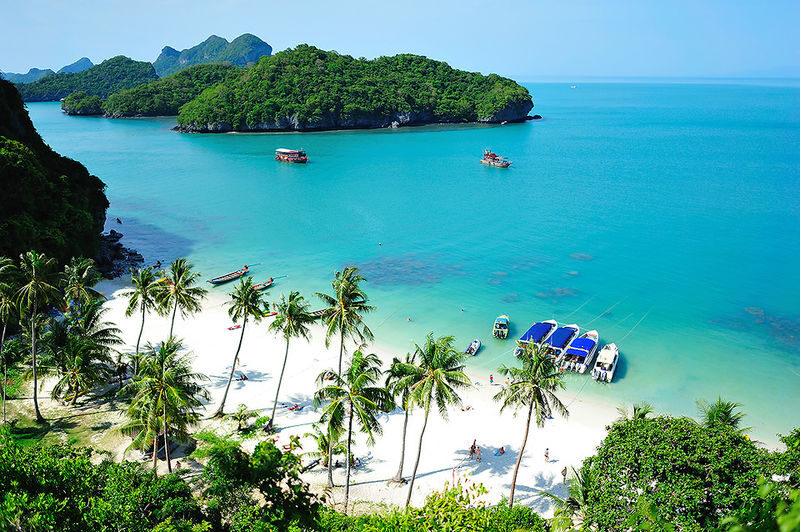 Angthong National Park Speedboat Tour: Snorkeling, Kayaking & Lunch - Kayaking and island views