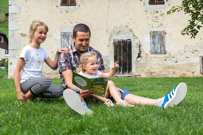 Animal Hide and Seek - Le Reposoir - Whats Included in the Activity