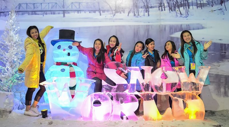Anjo World and Snow World Ticket in Cebu - Snow World: cold air, ice sculptures, and a slide