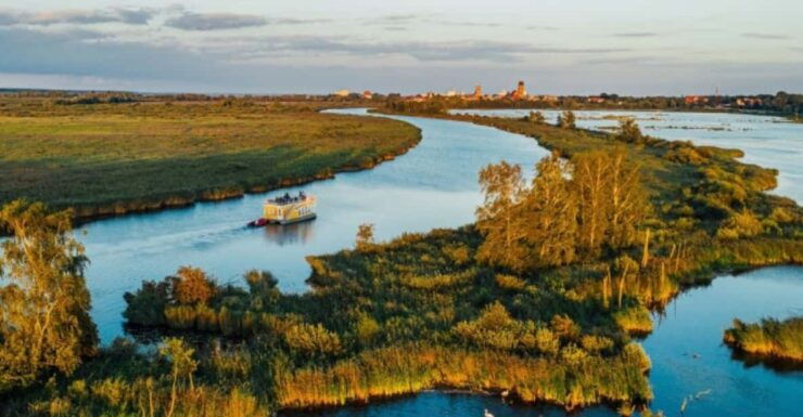 Anklam: Evening Wildlife Boat Tour With Naturalist Guide - Key Points