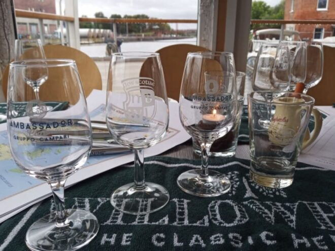 Anklam: Sunset Boat Cruise With Whiskey Tasting - Boat Features