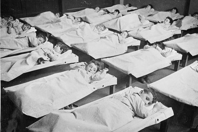 Anne Frank Story, Jewish District Amsterdam, WW2 - The Sum Up