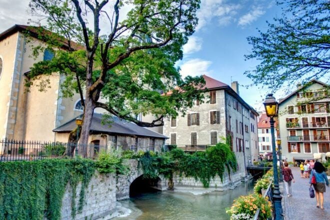 Annecy: City Highlights Self-Guided Scavenger Hunt & Tour - Select Participants and Date
