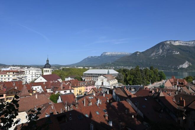 Annecy Old Town - Exploring the Canals