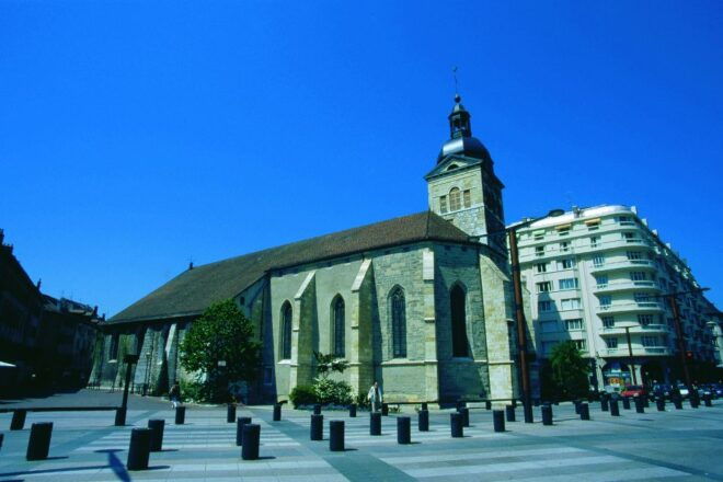Annecy Private Guided Tour From Geneva - Location and Surroundings