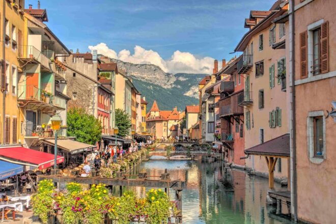 Annecy: Semnoz Descent Confirmed and Premium Shopping - Premium Shopping Experience