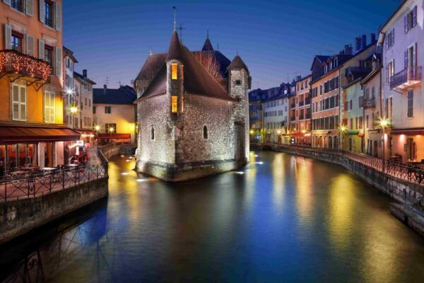 Annecy: Semnoz Descent Confirmed and Premium Shopping - Discovering Annecy