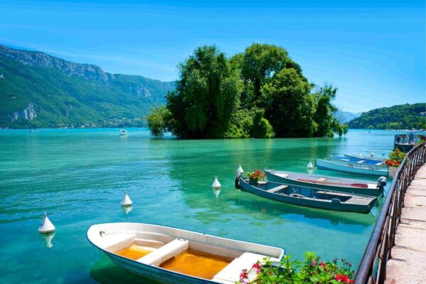 Annecy: Semnoz Descent Confirmed and Premium Shopping - Tips for Your Visit