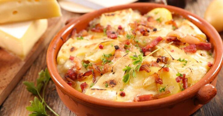 Annecy: Traditional Food Group Walking Tour - Activity and Booking Details