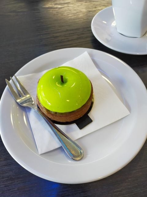 Annecy: Traditional Food Group Walking Tour - Tour Experience Highlights