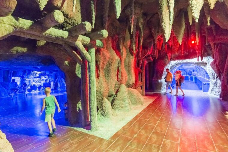 Antalya: Aquarium and Wax Museum Entry Ticket - Extras That Add to the Experience