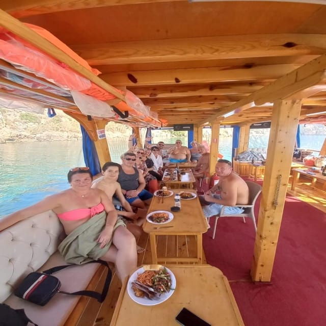 Antalya/ Belek: Relax Boat Tour With Lunch & Soft Drinks - Participant Information and Languages