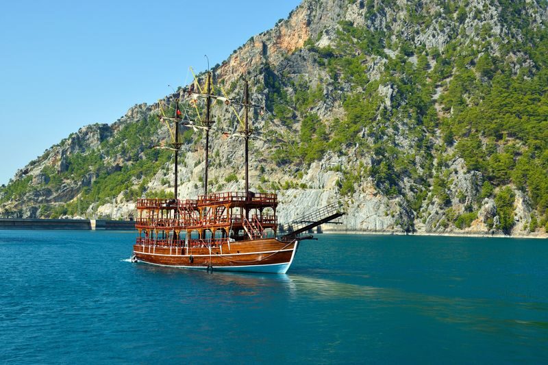 Antalya Green Canyon Full-Day Cruise with Swims - Looking for wildlife and mountain views