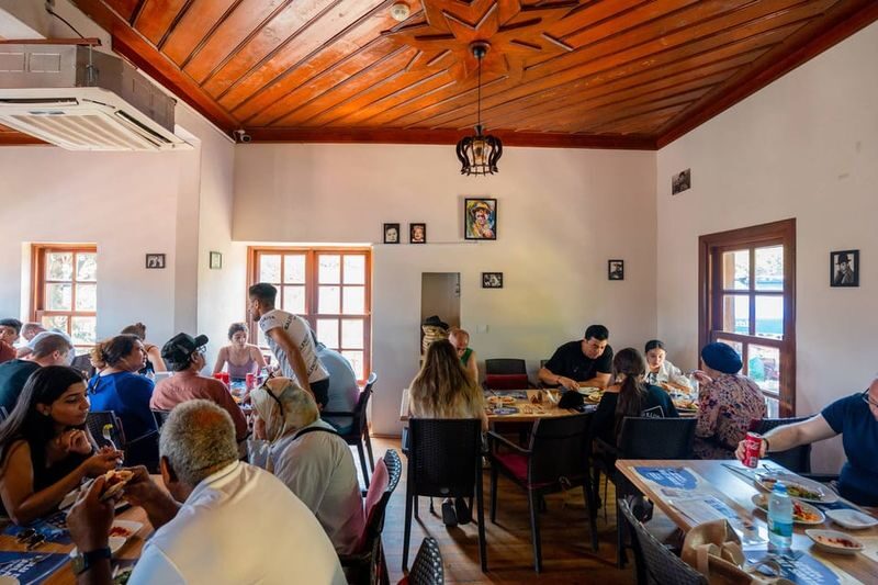 Antalya/Kemer: City Tour with/Olympos Cable Car, Boat & Lunch - Lunch: a practical pause, not a food tour