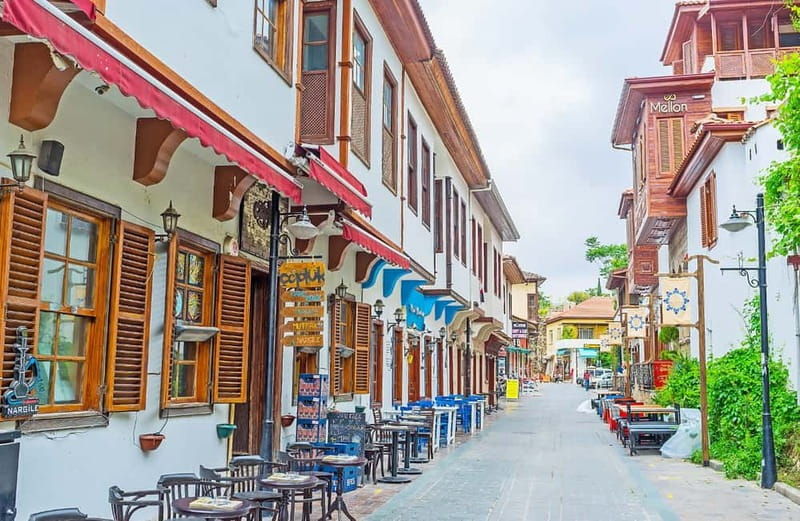 Antalya: Old Town Walking Tour with Dessert Tasting - Landmarks Full of Stories: Hadrian’s Gate and City Walls