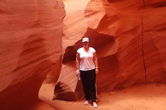 Antelope Canyon, Horseshoe Bend and Lake Powell Tour From Las Vegas - Common Questions