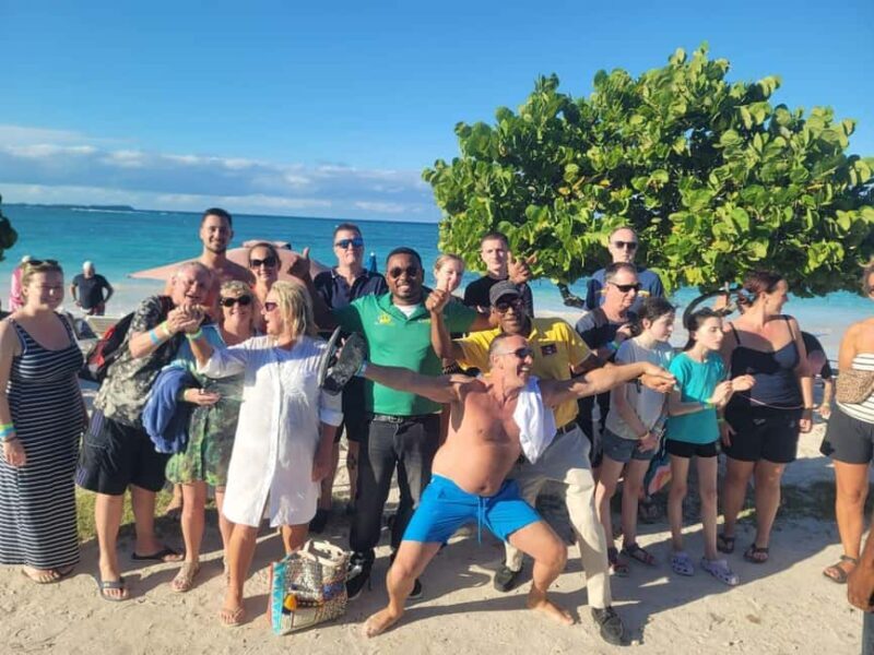 Antigua: Platinum Paradise Beach Hopping With Lunch - Good To Know