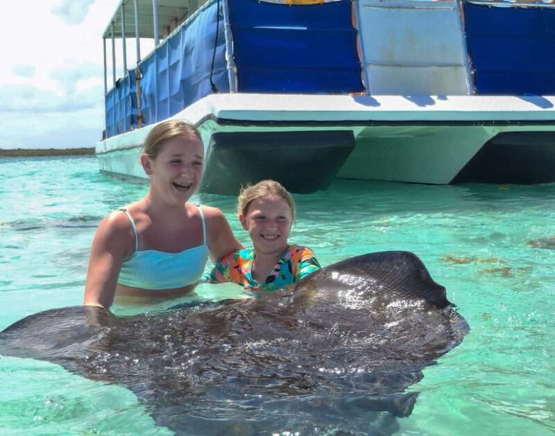 Antigua: Stingray City Experience with Round-Trip Transfer - Transport & Logistics