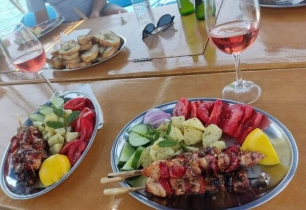 Antiparos: Private Sailing Cruise With Swim Stops and Lunch - Refreshments and Dietary Accommodations