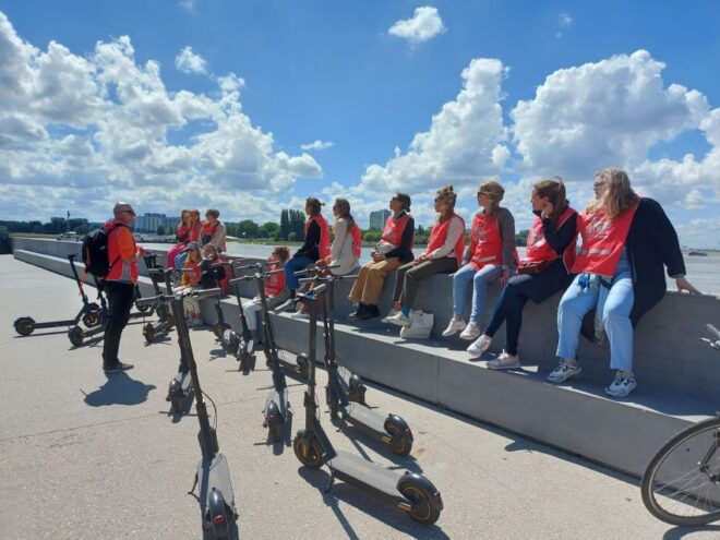 Antwerp: City Highlights E-kickscooter Tour - Full Description