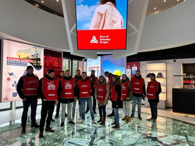 Antwerp: City Highlights E-kickscooter Tour - Inclusions