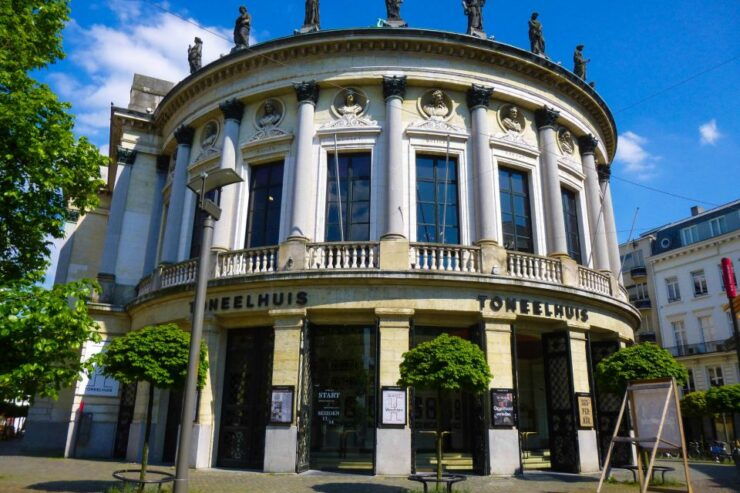 Antwerp: First Discovery Walk and Reading Walking Tour - What to Expect on the Discovery Walk