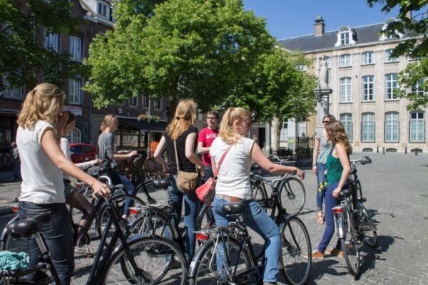 Antwerp: Guided Bike Tour - Common Questions