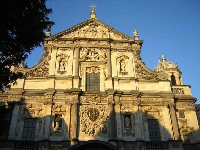 Antwerp: Walking Tour From Steen to Central Station - Inclusions and Amenities Provided