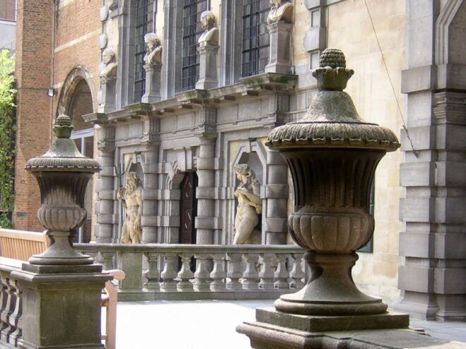Antwerp: Walking Tour From Steen to Central Station - Customer Reviews and Feedback