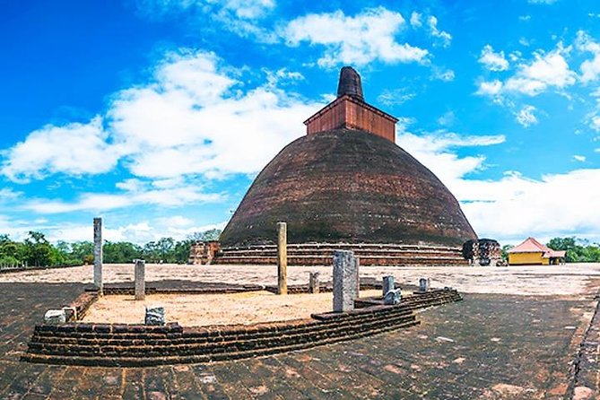 Anuradhapura Ancient City Tuk Tuk Tour - Meeting and Pickup