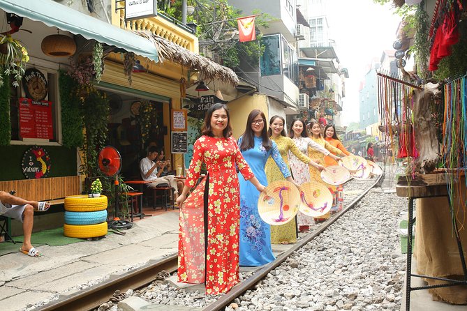Ao Dai Rental in Hanoi - Meeting and Pickup Information