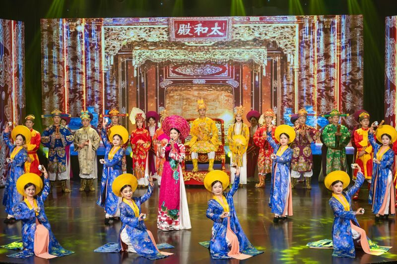 Ao Dai Show Ticket in Da Nang - Is US$19.30 a fair price?