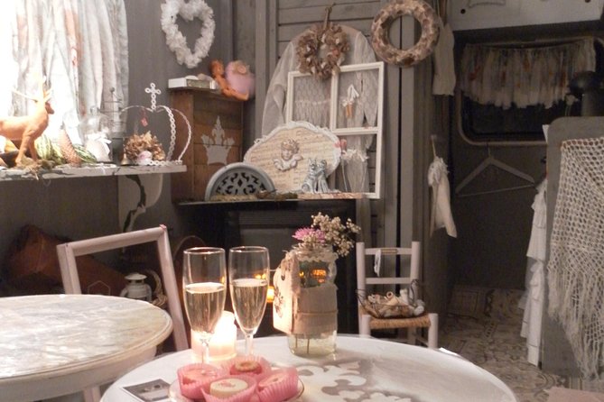 Aperitif Dinner in a Bohemian Caravan - Aperitif Dinner Experience