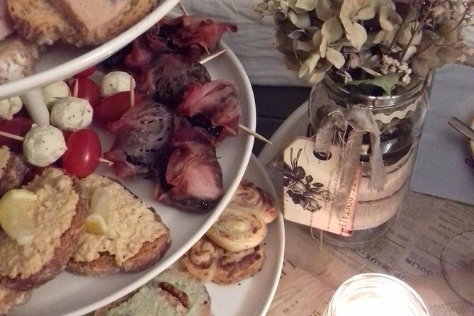 Aperitif Dinner in a Bohemian Caravan - Meeting and Pickup Details