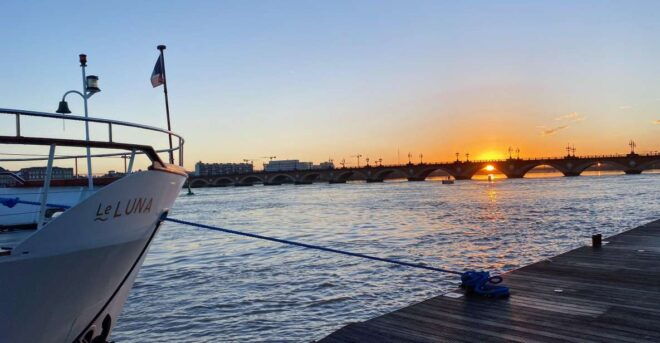 Aperitif Guided Cruise "Wine and Canelé" - Meeting Point