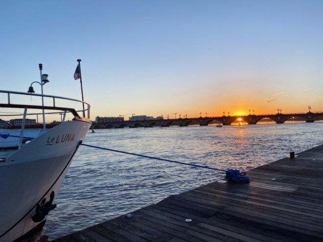 Aperitif Guided Cruise "Wine and Canelé" - Customer Reviews